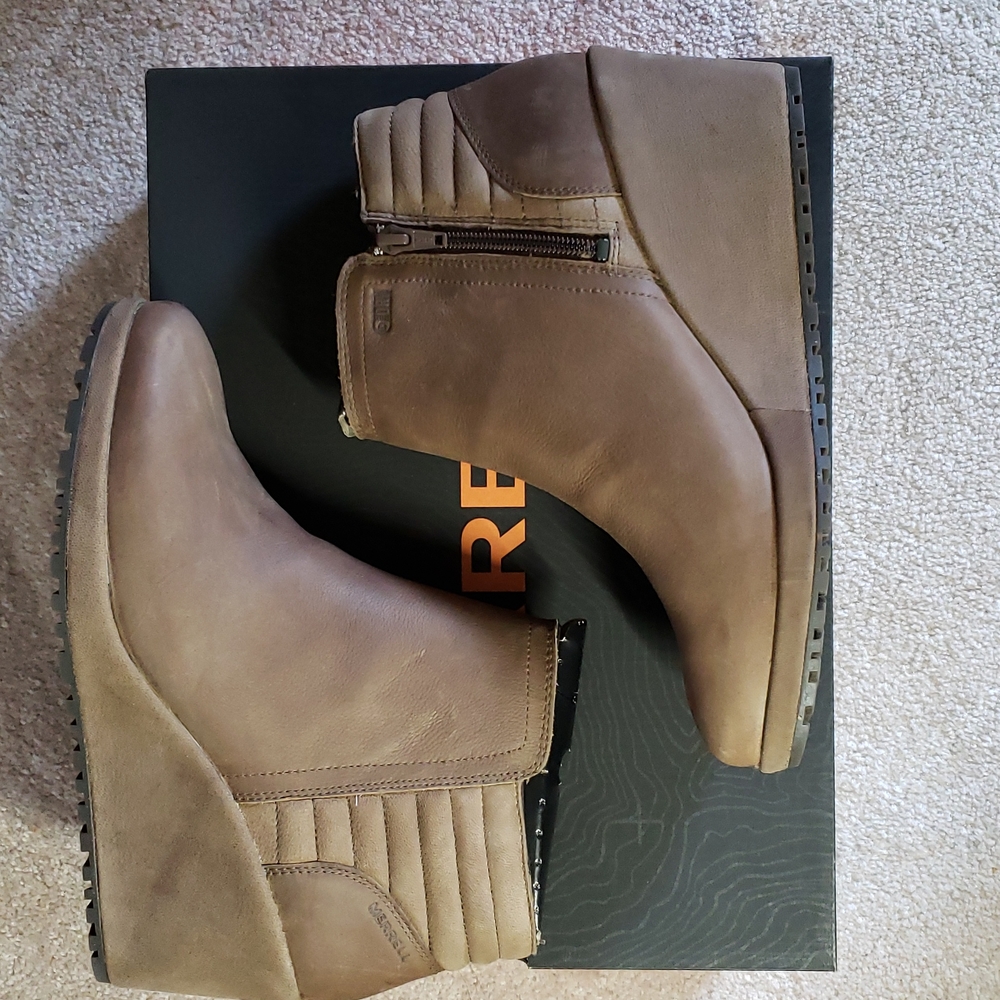 New in box! ❤️ Merrell Tremblant Waterproof Wedge Boots (US 10.5 / EU 42)